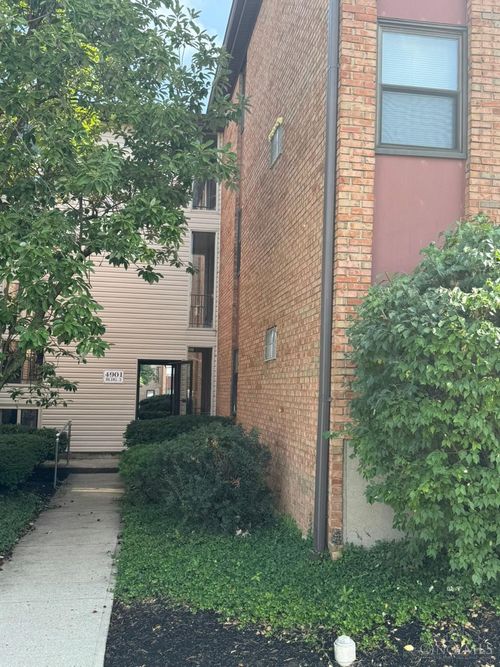 4901 Chalet Dr, Saint Bernard, OH, 45217-1452 | Card Image