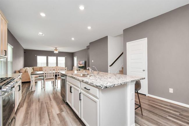 2715 Fairfield Landing Ln, House other with 4 bedrooms, 3 bathrooms and 2 parking in Pearland TX | Image 9