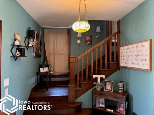 1007 Central Ave, Bedford, IA, 50833-1107 | Card Image