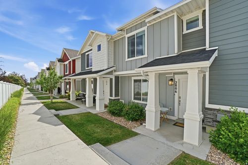 2806 N Fighting Falcon St, Layton, UT, 84040-5783 | Card Image