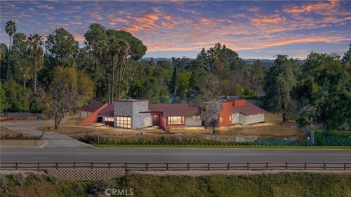 255 Panorama Dr, Bakersfield, CA, 93305-1322 | Card Image
