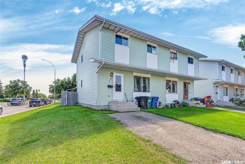 103-105 Davies Rd, Saskatoon, SK, S7K7L4 | Card Image