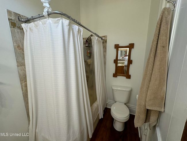 Bathroom | Image 11