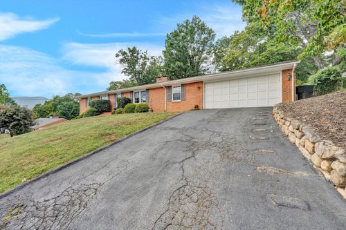 3702 Verona Trl, Roanoke, VA, 24018-4921 | Card Image
