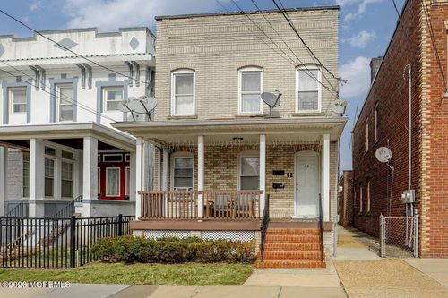 72 Pulaski Ave, Carteret, NJ, 07008-2550 | Card Image