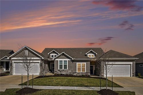 17072 W 168th Pl, Olathe, KS, 66062-8033 | Card Image