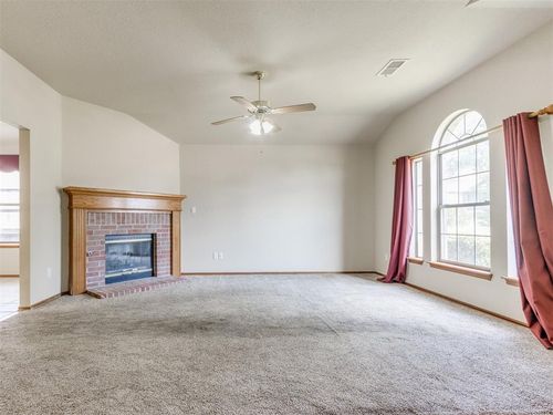 10833 Ohara Ln, Midwest City, OK, 73130-6132 | Card Image