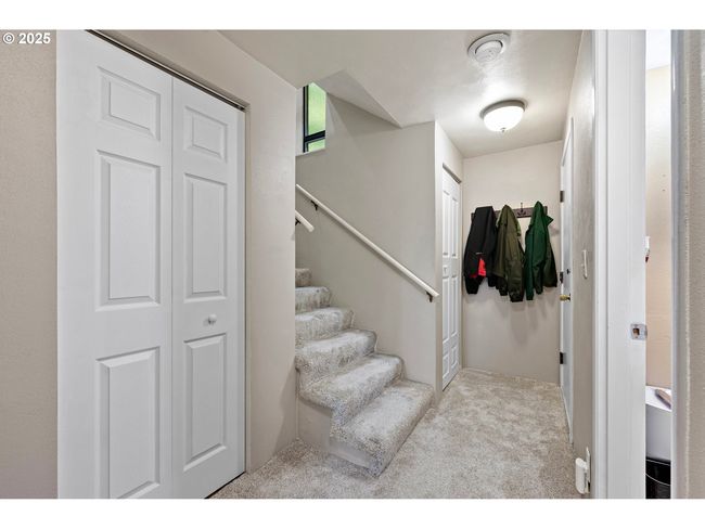 151 Treehill Loop, Condo with 2 bedrooms, 2 bathrooms and null parking in Eugene OR | Image 29