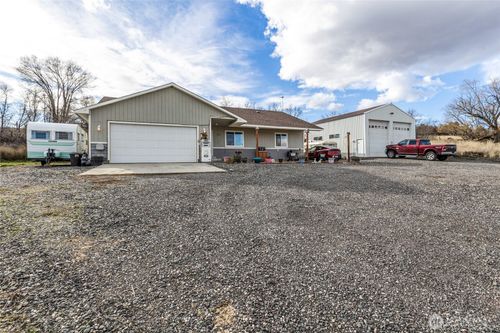 766 S Canyon Ct, Othello, WA, 99344-8906 | Card Image