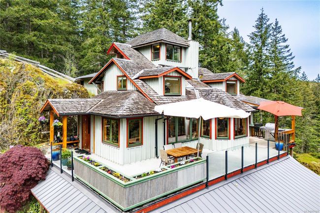 4 level split, post and beam home with 3 beds/ 3 baths PLUS an outdoor bathroom and outdoor kitchen | Image 6