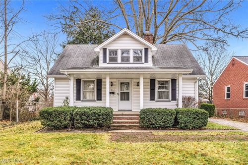 4051 W 226th St, Fairview Park, OH, 44126-1075 | Card Image