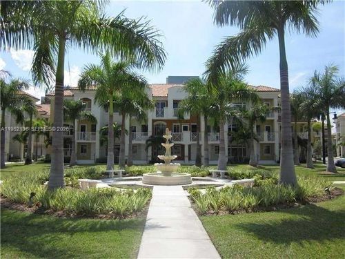 124-18402 Ne 27th Ct, Aventura, FL, 33160-4074 | Card Image