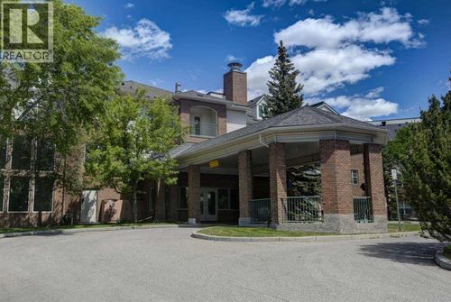 1920 14 Ave Ne, Calgary, AB, T2E8V4 | Card Image