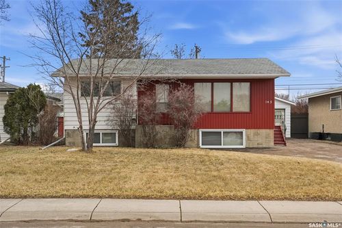143 102nd St W, Saskatoon, SK, S7N1M7 | Card Image