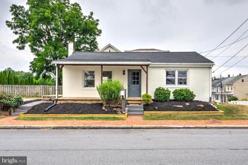 271 N Race St, MIDDLETOWN, PA, 17057-2246 | Card Image
