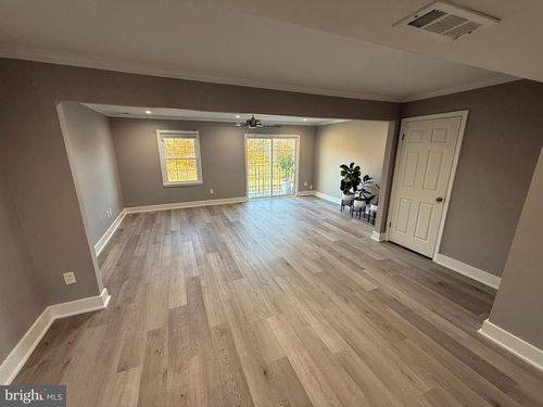 56b-6433 Fenestra Ct, BURKE, VA, 22015-3570 | Card Image