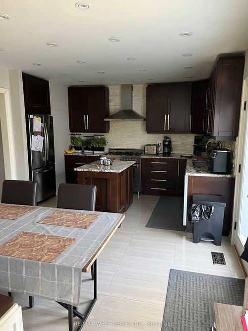 56 Stephen Dr, Bolton, ON, L7E4Y5 | Card Image