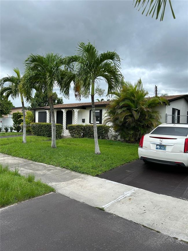 0 - 10721 Sw 148th St, House other with 4 bedrooms, 2 bathrooms and null parking in Miami FL | Image 3