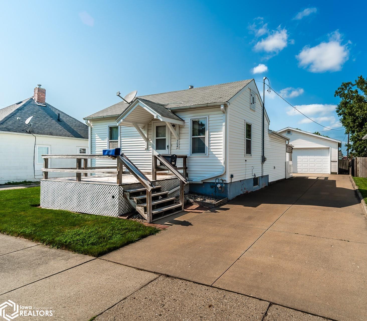 Jackson St, Marshalltown, IA 50158