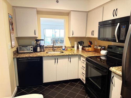 apt-704-7240 Huntington Ln, Delray Beach, FL, 33446-2912 | Card Image
