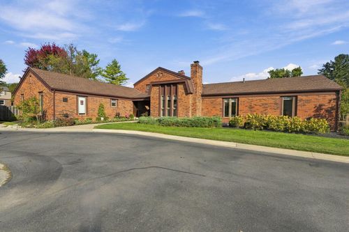 4261 Chaucer Lane, Columbus, OH, 43220 | Card Image