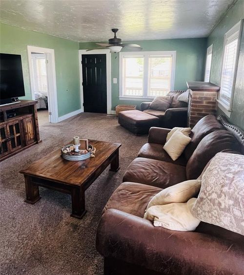 1216 N Jim Thorpe Blvd, Prague, OK, 74864-3501 | Card Image