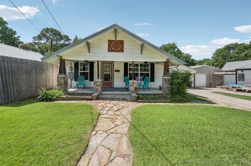 606 Goingsnake St, Tahlequah, OK, 74464-3114 | Card Image