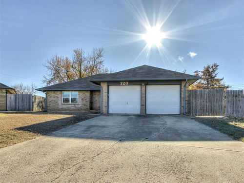 320 E Elder Lane, Mustang, OK, 73064 | Card Image