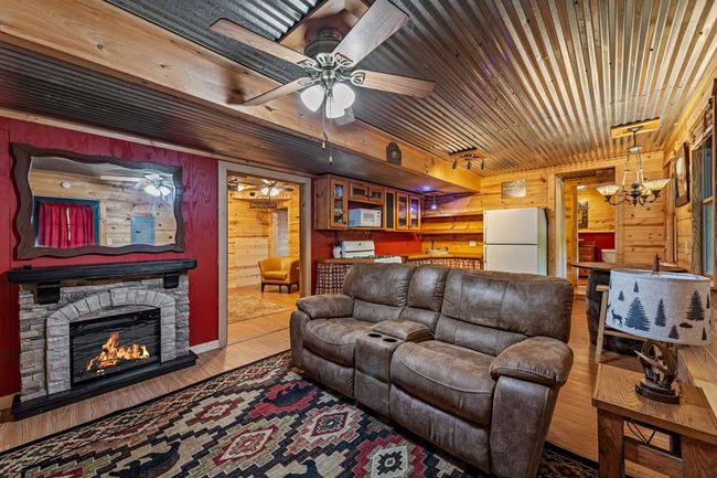 143 Kaely Dr, Home with 3 bedrooms, 3 bathrooms and null parking in Mineral Bluff GA | Image 75