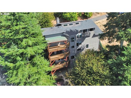 952 Summit Blvd, Springfield, OR, 97477-3767 | Card Image