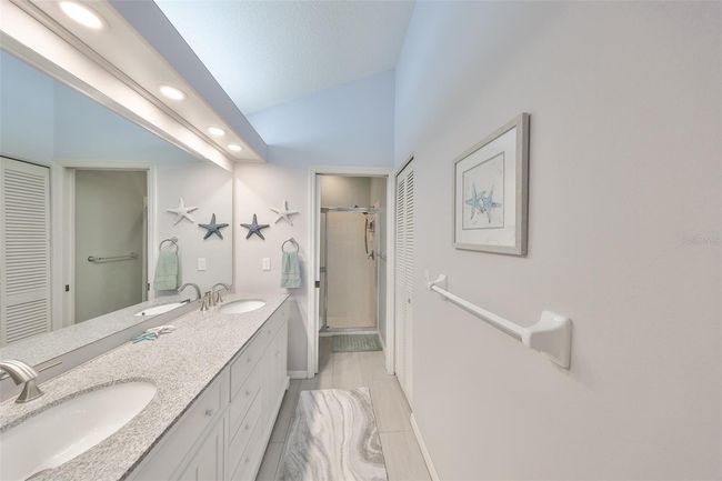 1140 - 1140 Golfview Woods Dr, Condo with 2 bedrooms, 2 bathrooms and null parking in SUN CITY CENTER FL | Image 14
