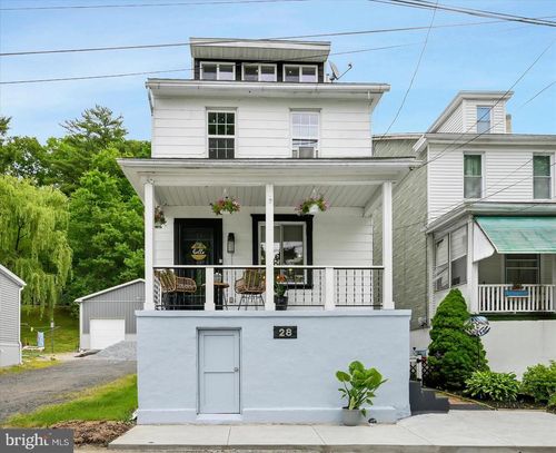 28 Shade St, MIDDLEPORT, PA, 17953-5161 | Card Image