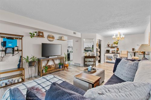 19313 Surrey Ln, Northville, MI, 48167-3143 | Card Image