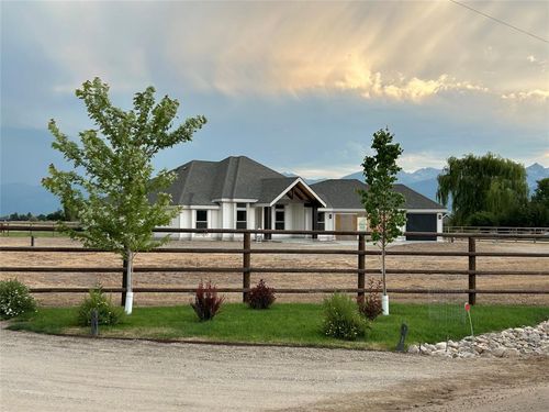 365 Winters Ln, Stevensville, MT, 59870-6902 | Card Image