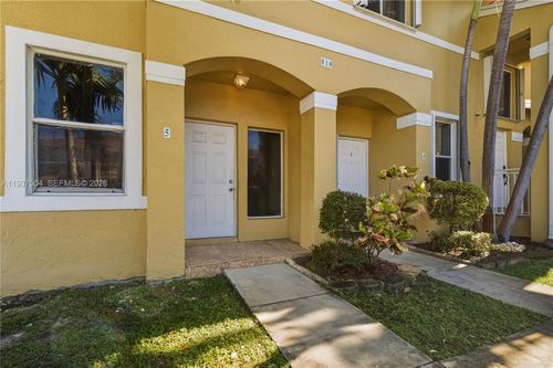 apt-5-810 Ne 212th Ter, Miami, FL, 33179-1107 | Card Image