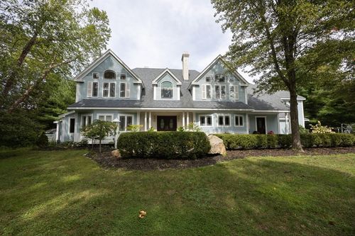 27 Elizabeth Rd, Hopkinton, MA, 01748-2022 | Card Image