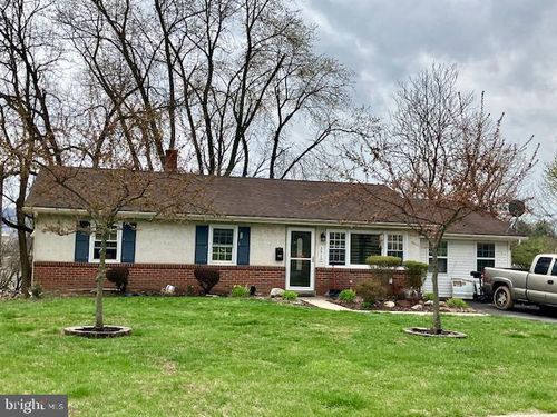 3910 Grant St, READING, PA, 19606-3110 | Card Image