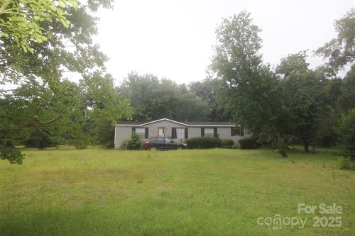 111 Rainbow Rd, Wadesboro, NC, 28170-8370 | Card Image