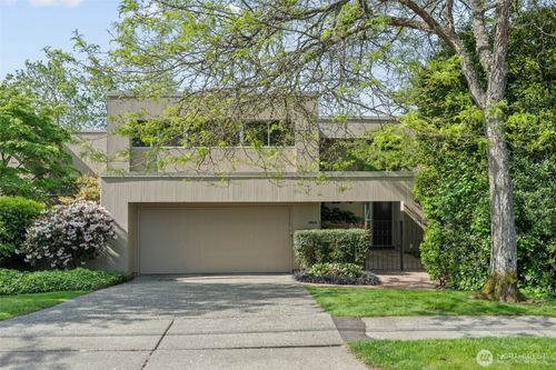 9829 Ne 1st St, Bellevue, WA, 98004-5448 | Card Image