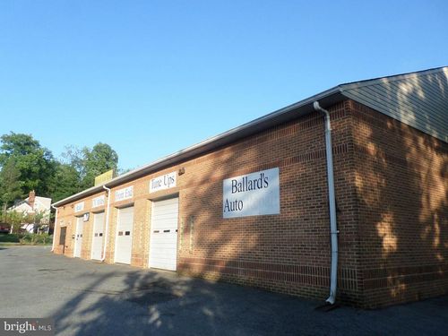 6615 Central Ave, CAPITOL HEIGHTS, MD, 20743-2333 | Card Image