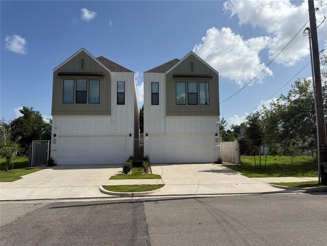 Front of lot facing multi-family across the street. | Image 9