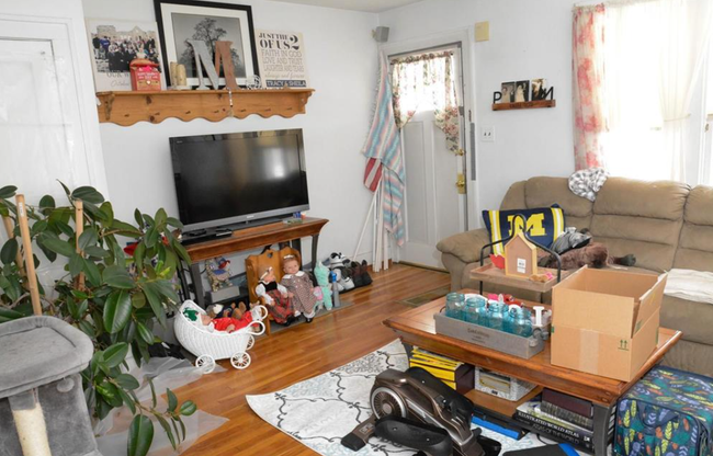 254 Cedar St, Home with 0 bedrooms, 2 bathrooms and null parking in Wyandotte MI | Image 24