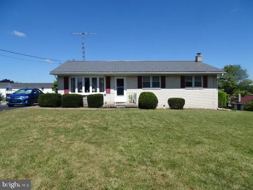3645 West Ave, GREENCASTLE, PA, 17225-9309 | Card Image
