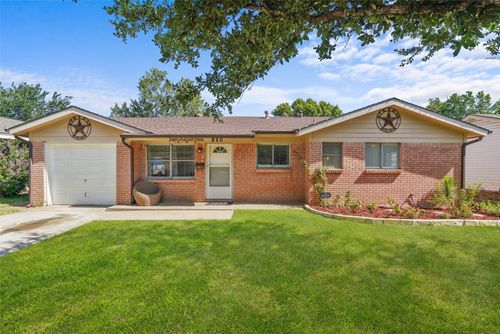 820 Russell Rd, Everman, TX, 76140-3734 | Card Image