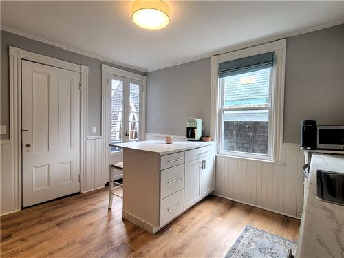 unit-2-22 Annandale Rd, Newport, RI, 02840-7500 | Card Image