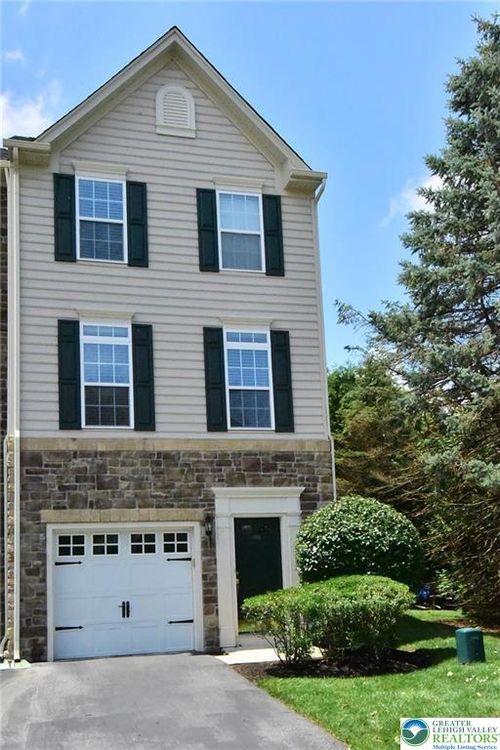1600 Oakridge Ln, HELLERTOWN, PA, 18055-1180 | Card Image