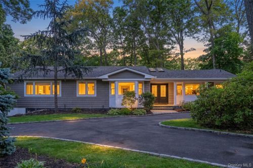 2 Rawlings Dr, Huntingtn Sta, NY, 11747-4011 | Card Image