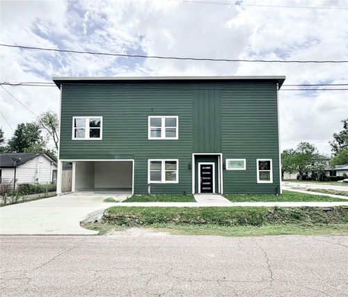 9303 Noel St, Houston, TX, 77033-3917 | Card Image