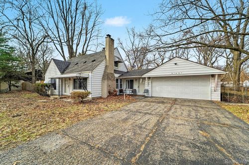 20620 Westhampton Ave, Southfield, MI, 48075-7917 | Card Image
