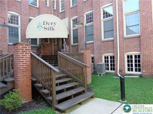 apt-102-101 Race St, CATASAUQUA, PA, 18032-1981 | Card Image